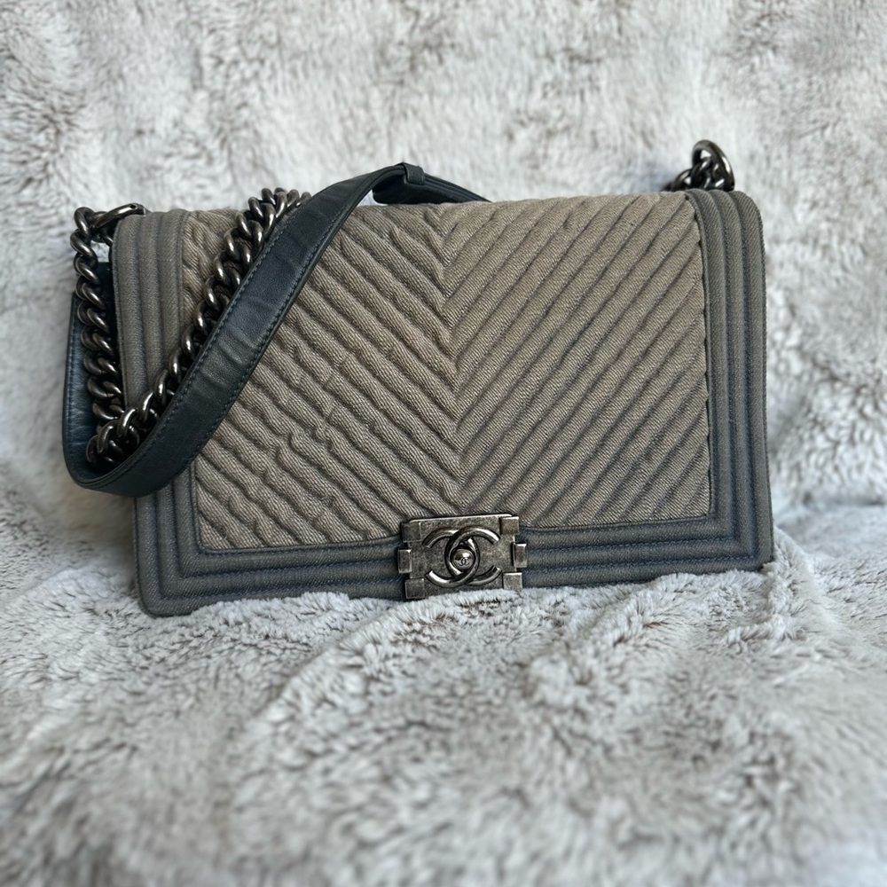 Sold on fb. Medium Denim Chevron Boy Bag crossbody - Picture 3 of 17